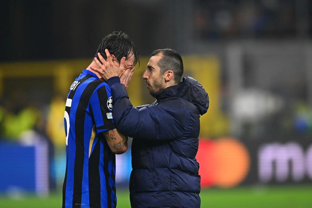 Tarzan赵信的突破野心穿透了 Top Esports 。兄弟的操作难以匹敌， Anyone's Legend 率先拿到赛点