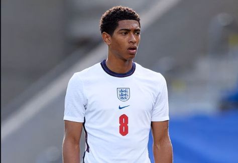 Knight：LCK的四个中单从对线开始就具有攻击性，需要时刻小心