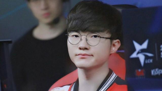 青花瓷海外拜年礼：海内存知己，天涯若比邻